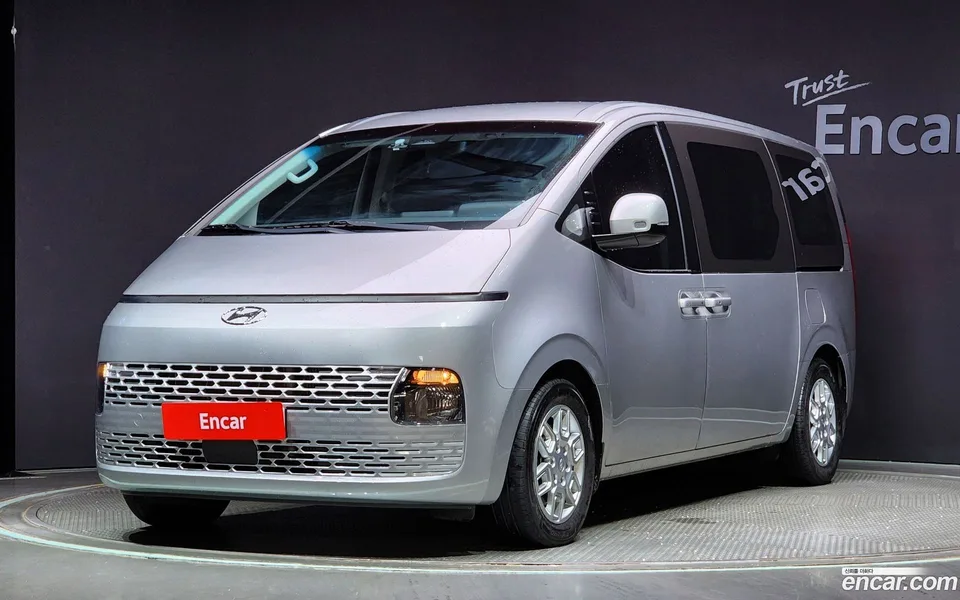 Hyundai Staria 11 2022 — фото 1, купить с доставкой в Москву