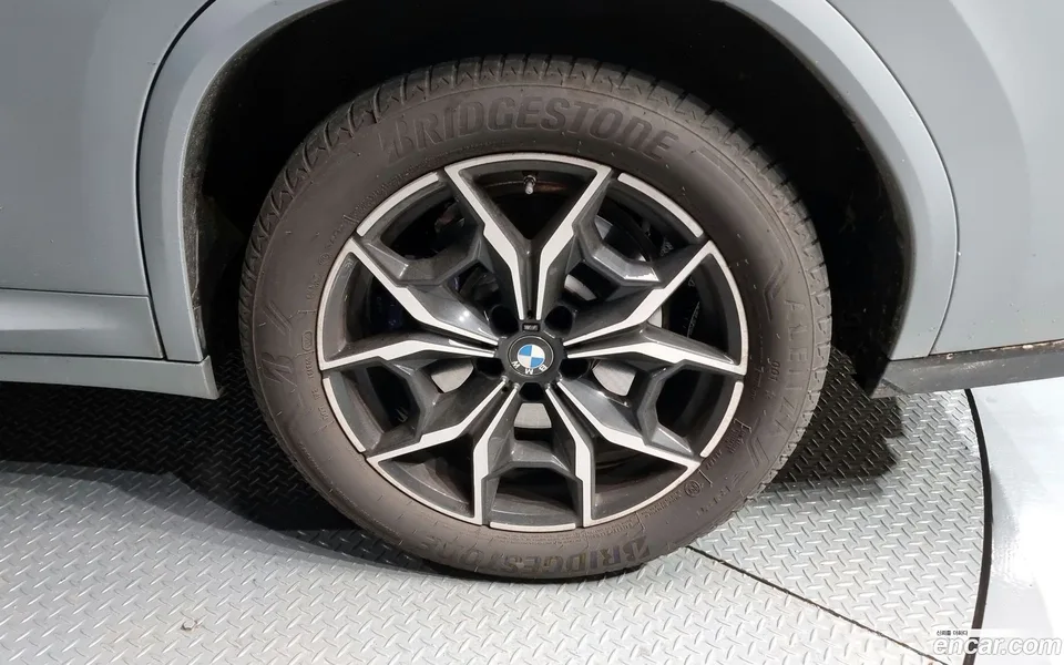 BMW X4 xDrive20i M 2024 — миниатюра 5