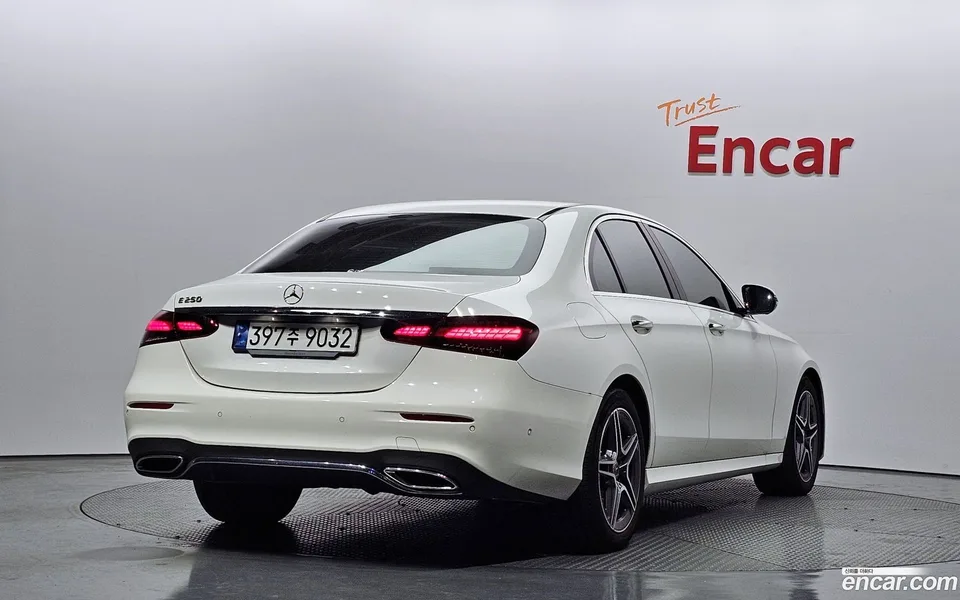Mercedes-Benz E-Class E250 AMG Line 2023 — миниатюра 2