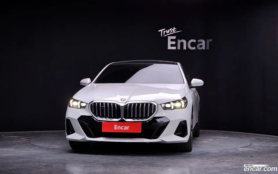 BMW 5 Series 520i M 2024 — миниатюра 3