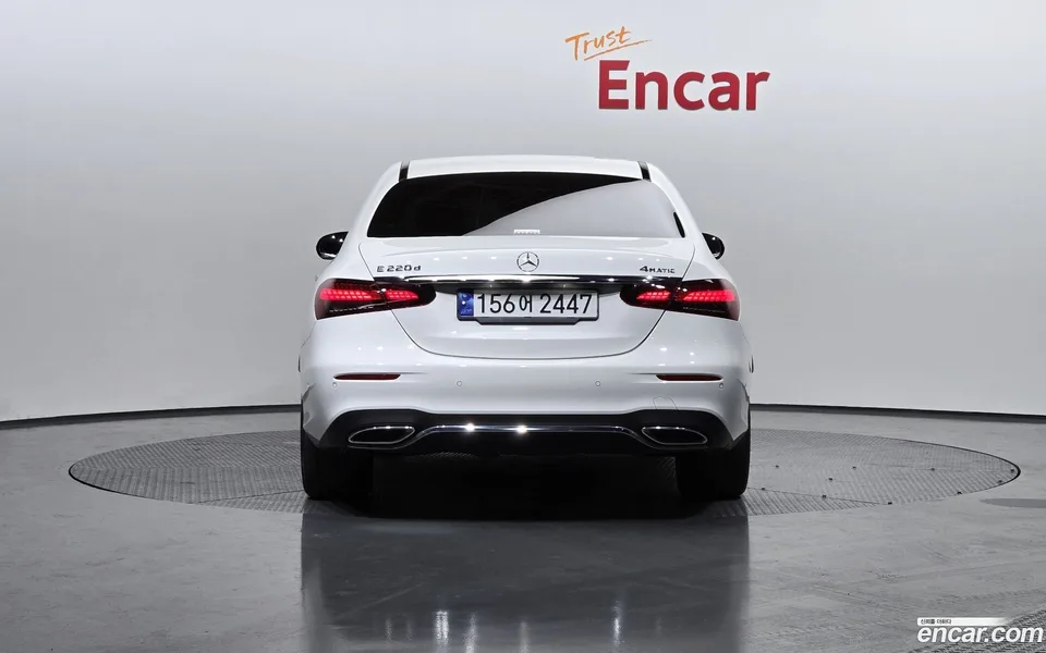 Mercedes-Benz E-Class E220d 4MATIC AMG Line 2023 — миниатюра 4