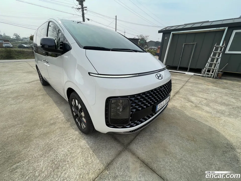 Hyundai Staria HEV 1.6 9 2024 — фото 1, купить с доставкой в Москву