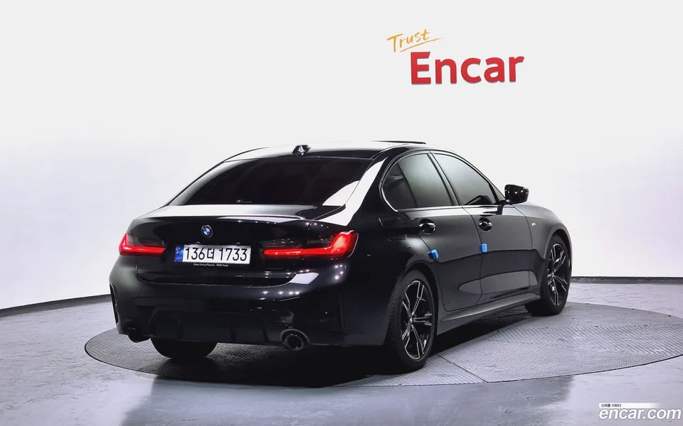BMW 3 Series 320i M 2023 — миниатюра 2