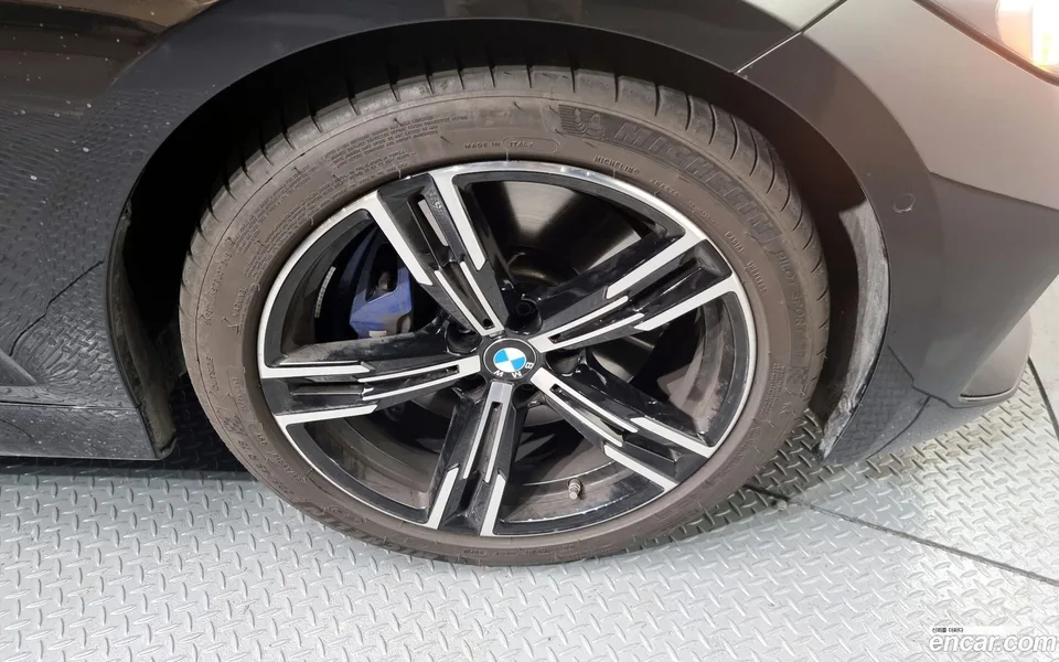 BMW 3 Series 320i M 2023 — миниатюра 5