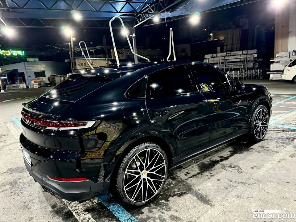 Porsche Cayenne 3.0 2023 — миниатюра 2
