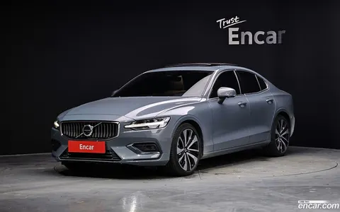 Volvo S60 2023 купить в Москве