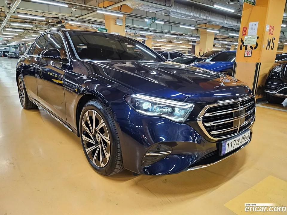 Mercedes-Benz E-Class E300 4MATIC 2024 — миниатюра 3