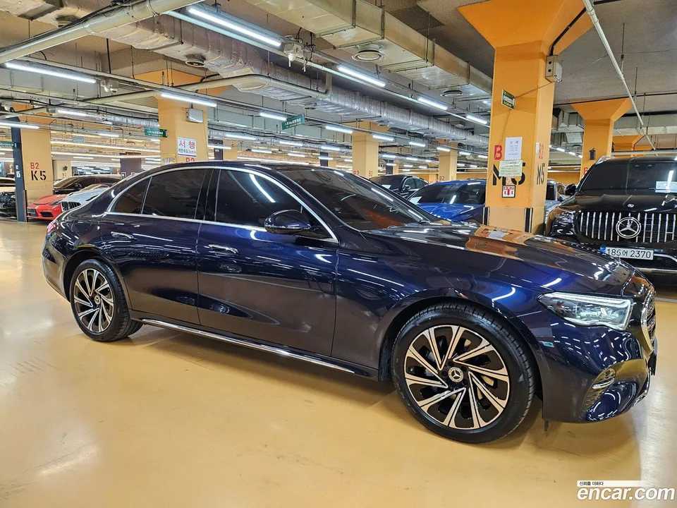 Mercedes-Benz E-Class E300 4MATIC 2024 — миниатюра 4