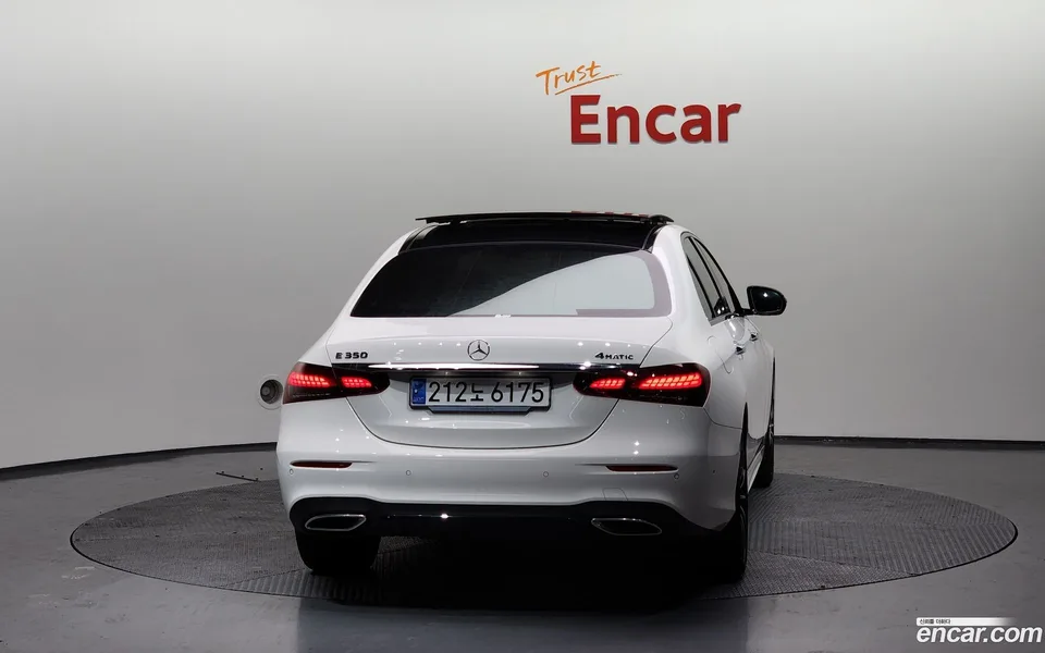 Mercedes-Benz E-Class E350 4MATIC AMG Line 2023 — миниатюра 4