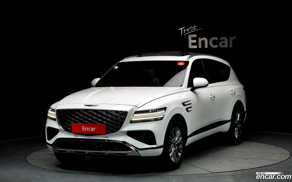 Genesis GV80 2.5T 2WD 2024 — фото 1, купить с доставкой в Москву