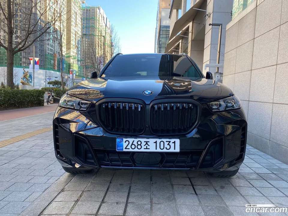 BMW X5 xDrive 40i M 2025 — миниатюра 3