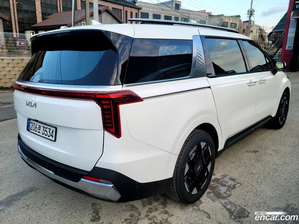 Kia Carnival 9 2025 — миниатюра 2