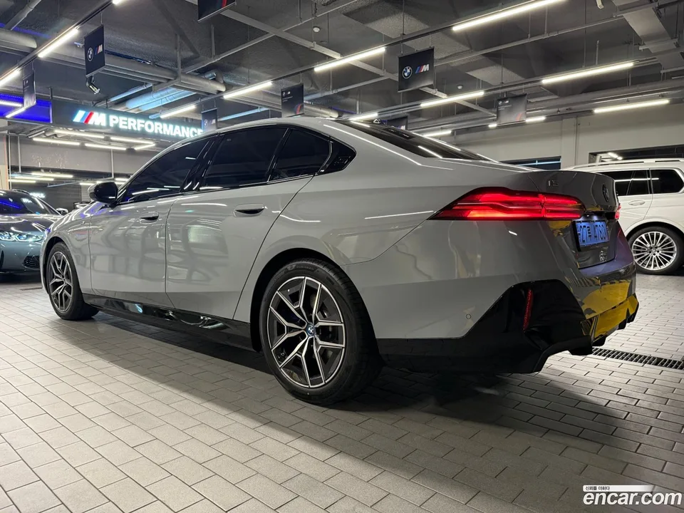 BMW i5 eDrive 40 M 2025 — миниатюра 4