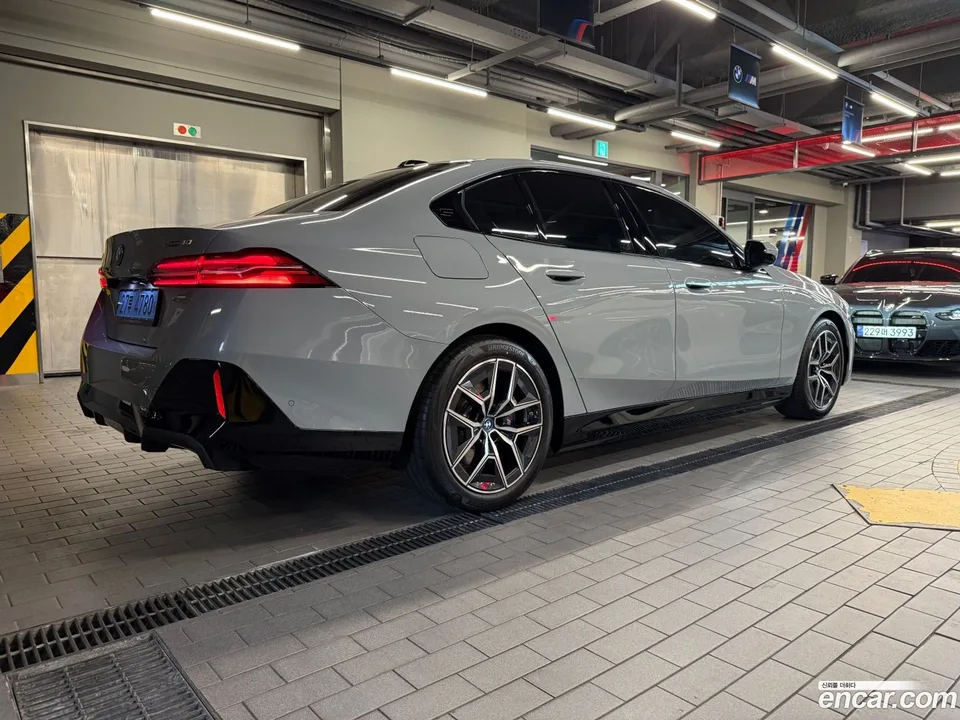 BMW i5 eDrive 40 M 2025 — миниатюра 5