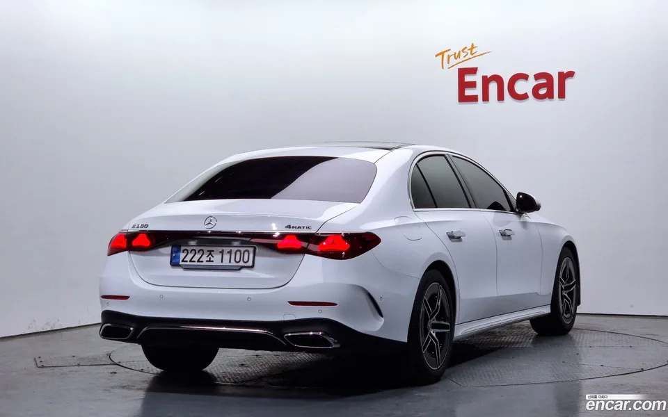 Mercedes-Benz E-Class E300 4MATIC AMG Line 2024 — миниатюра 2