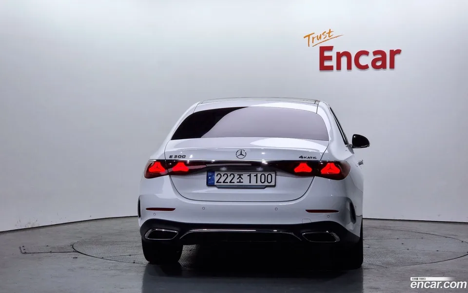 Mercedes-Benz E-Class E300 4MATIC AMG Line 2024 — миниатюра 4