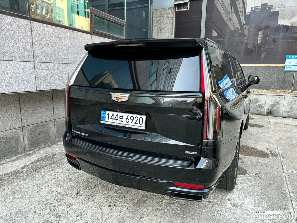 Cadillac Escalade 6.2 ESV 2023 — миниатюра 4