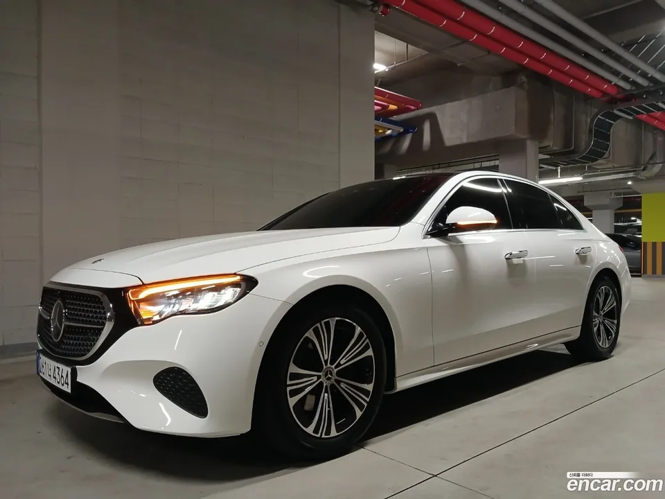 Mercedes-Benz E-Class E200 2025 — миниатюра 3