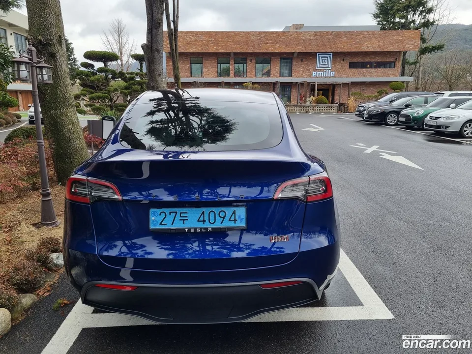 Tesla Model Y RWD 2023 — миниатюра 4