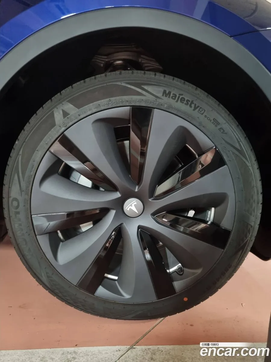 Tesla Model Y RWD 2023 — миниатюра 5
