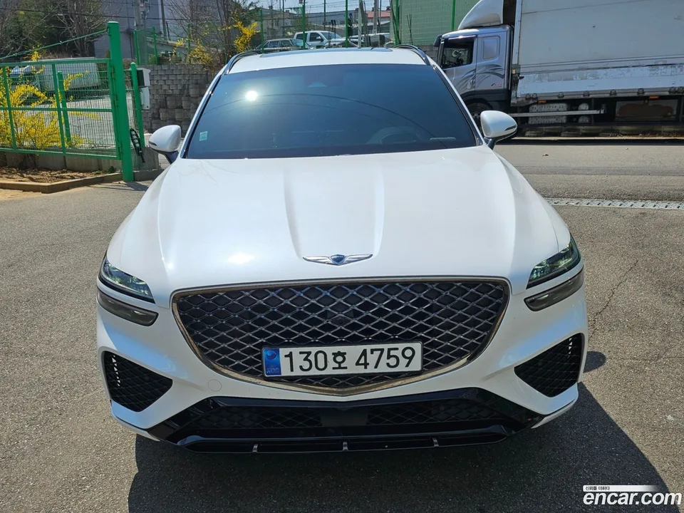 Genesis GV70 2.5T 2WD 2023 — миниатюра 2