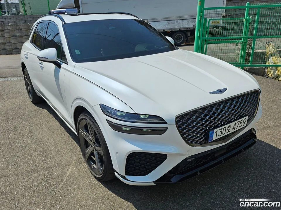Genesis GV70 2.5T 2WD 2023 — миниатюра 3