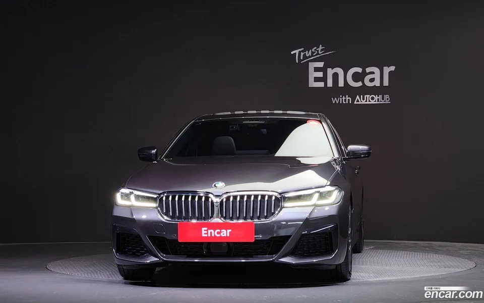 BMW 5 Series 520i M 2023 — миниатюра 3