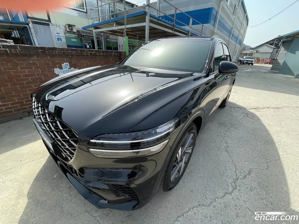 Genesis GV70 2.5T AWD 2025 — фото 1, купить с доставкой в Москву