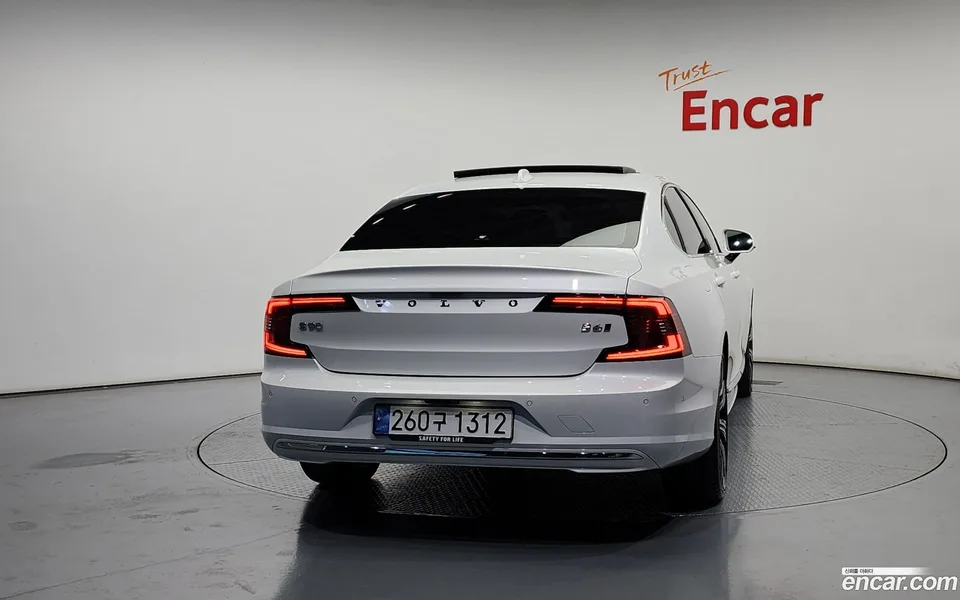 Volvo S90 B6 AWD 2024 — миниатюра 4