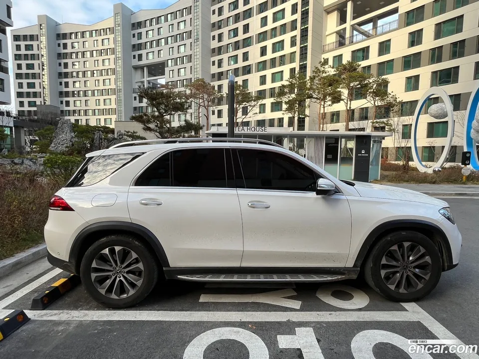 Mercedes-Benz GLE-Class GLE300d 4MATIC 2023 — миниатюра 4