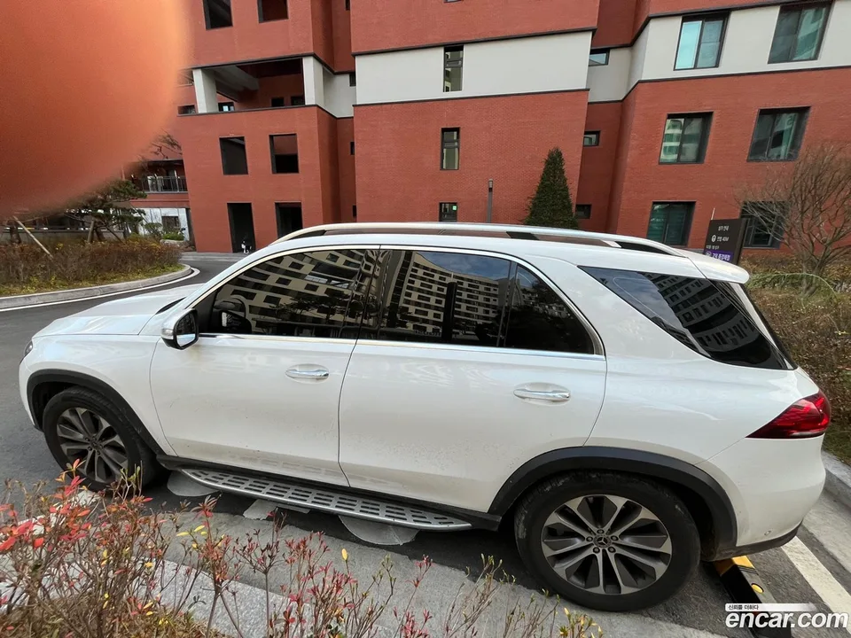 Mercedes-Benz GLE-Class GLE300d 4MATIC 2023 — миниатюра 5