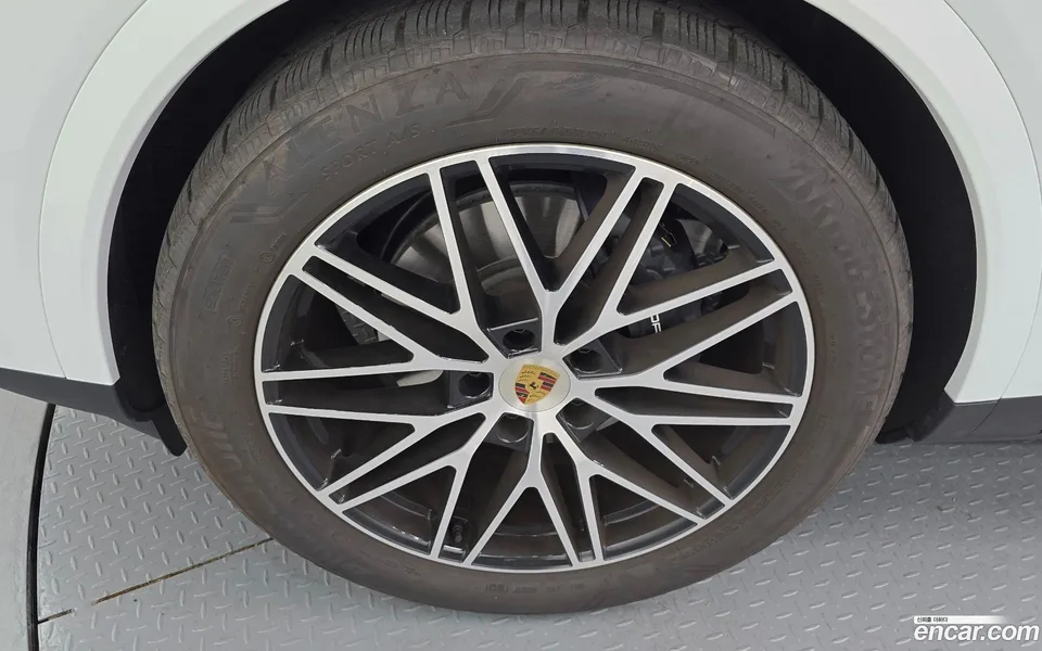 Porsche Cayenne 3.0 2024 — миниатюра 5