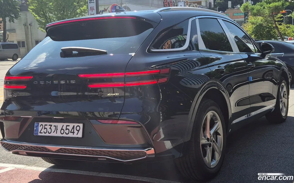 Genesis GV70 2.5T AWD 2024 — миниатюра 3