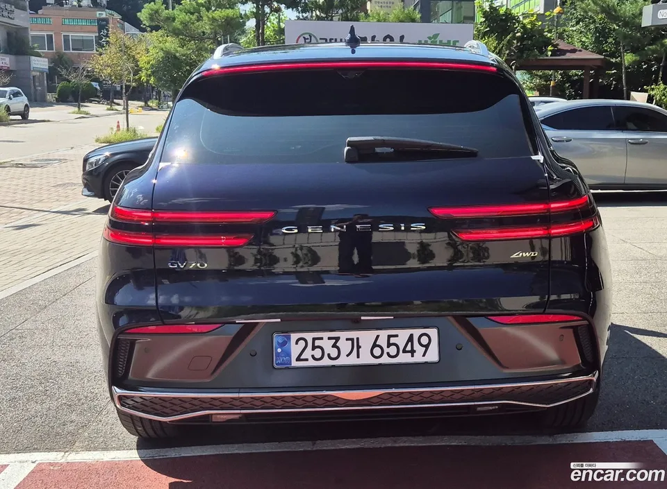 Genesis GV70 2.5T AWD 2024 — миниатюра 4