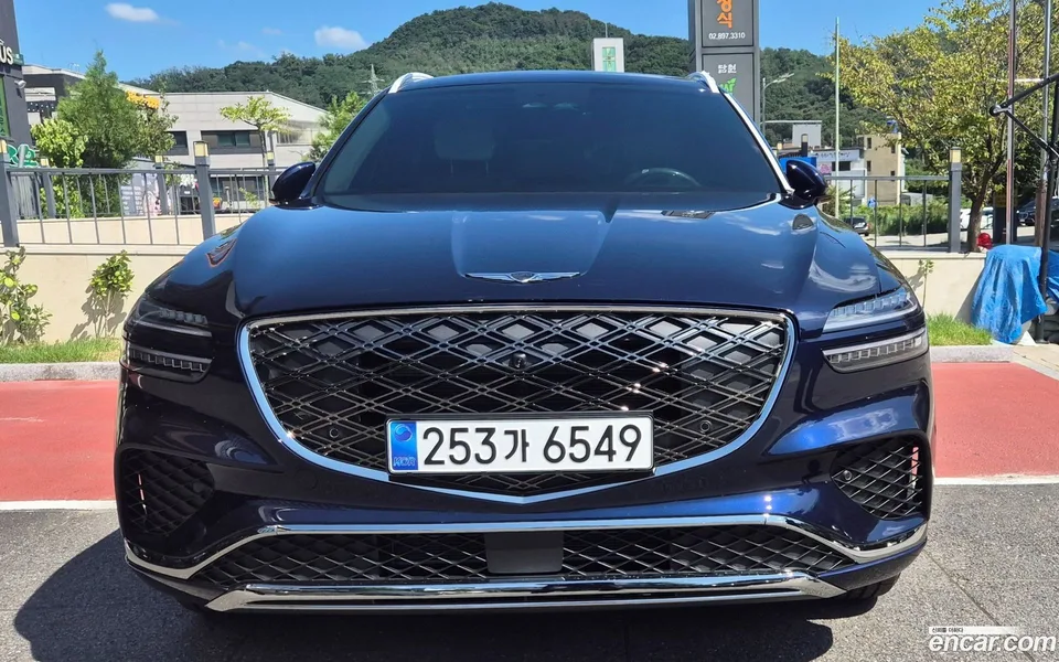 Genesis GV70 2.5T AWD 2024 — фото 1, купить с доставкой в Москву