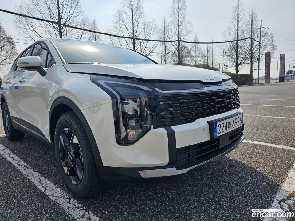 Kia Sportage 1.6 2WD 2025 — фото 1, купить с доставкой в Москву