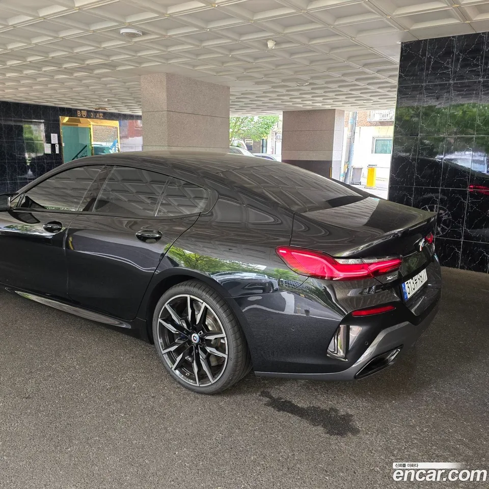 BMW 8 Series M850i xDrive 2023 — миниатюра 4