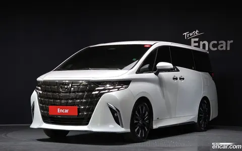 Toyota Alphard 2023 купить в Москве