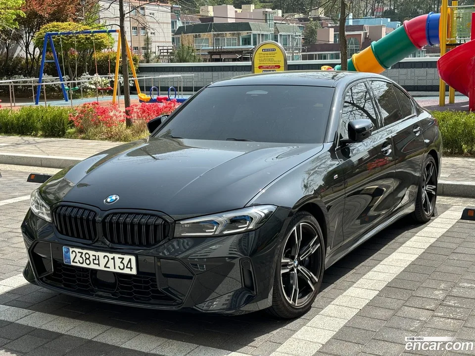 BMW 3 Series 320i M 2023 — миниатюра 2