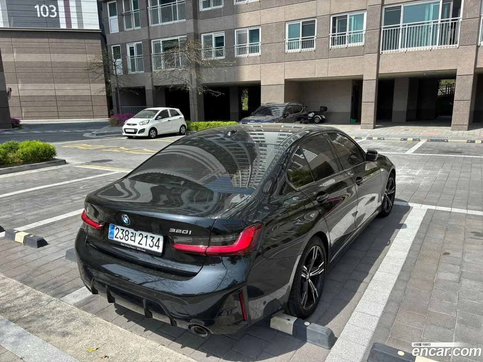 BMW 3 Series 320i M 2023 — миниатюра 5