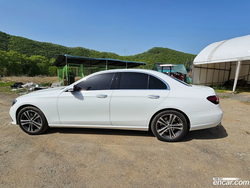 Mercedes-Benz E-Class E350 4MATIC 2022 — миниатюра 2