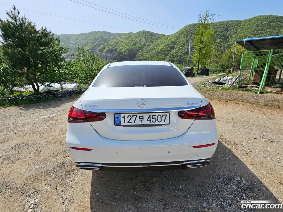 Mercedes-Benz E-Class E350 4MATIC 2022 — миниатюра 4