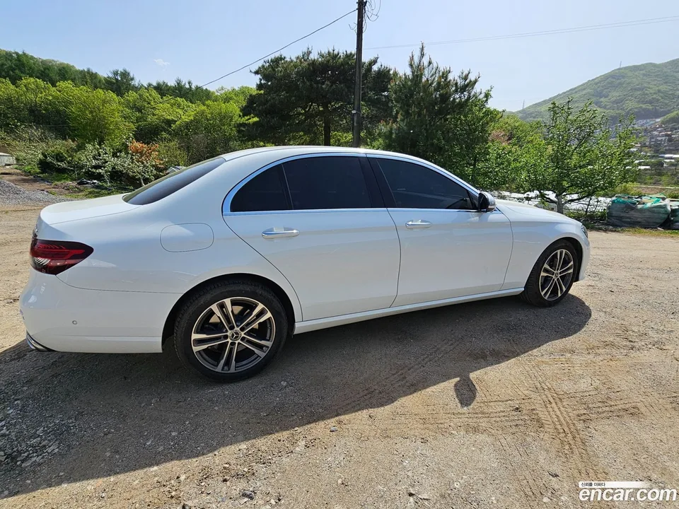 Mercedes-Benz E-Class E350 4MATIC 2022 — миниатюра 5