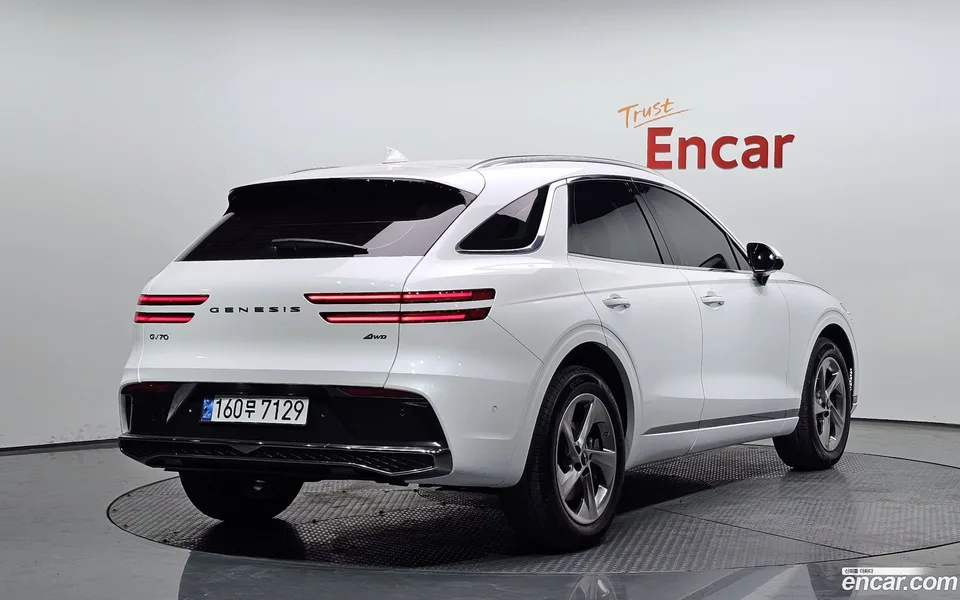 Genesis GV70 2.5T AWD 2024 — миниатюра 2
