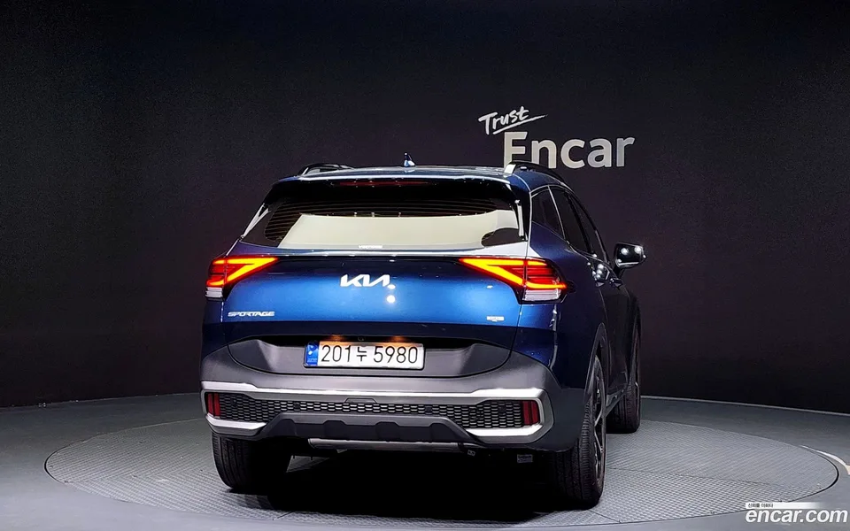 Kia Sportage Hybrid 2WD 2024 — миниатюра 4