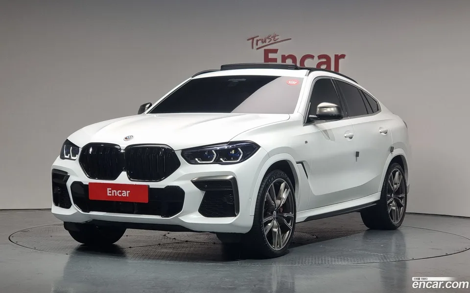BMW X6 M50i 2022 — фото 1, купить с доставкой в Москву