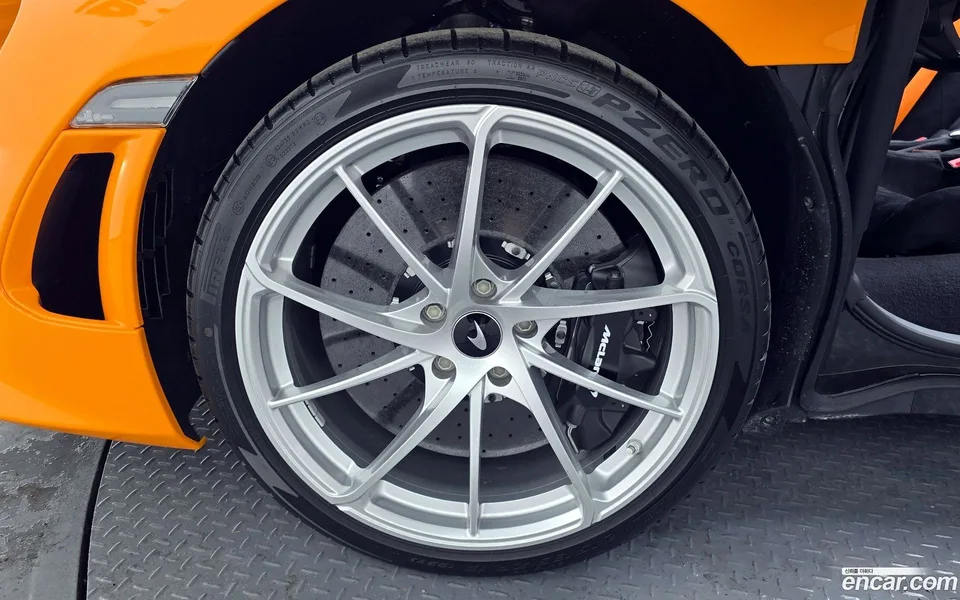 McLaren 750S 4.0 2024 — миниатюра 5