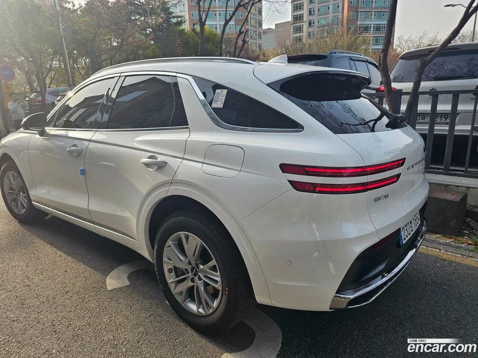 Genesis GV70 2.5T 2WD 2025 — миниатюра 4