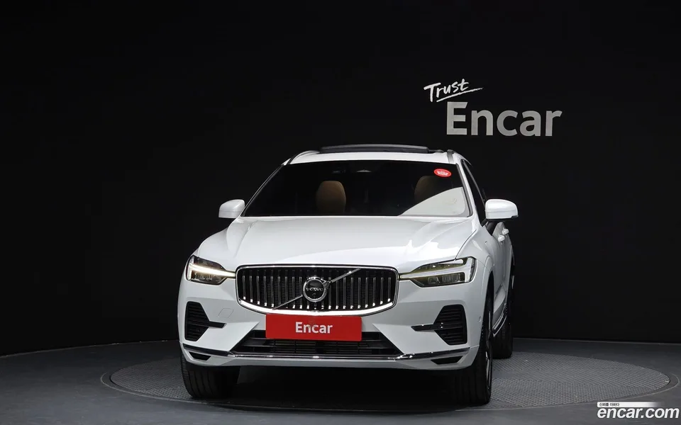 Volvo XC60 T8 2025 — миниатюра 3