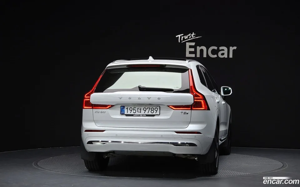 Volvo XC60 T8 2025 — миниатюра 4